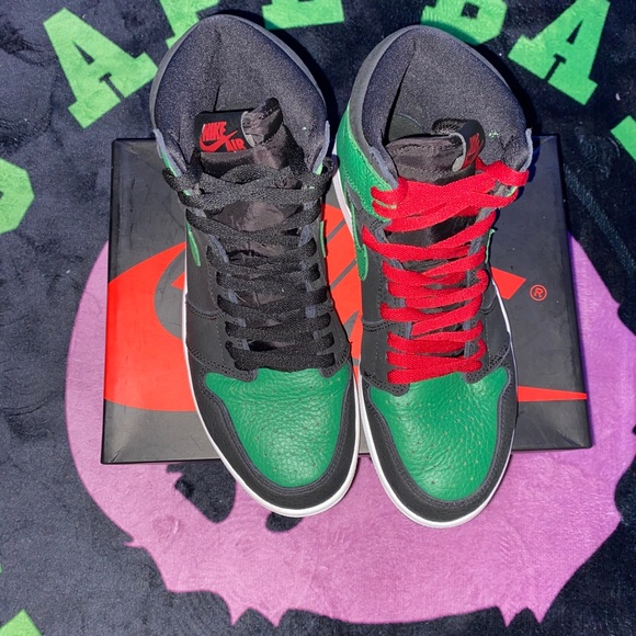 Jordan 1 pine green Size 9 - Picture 5 of 5